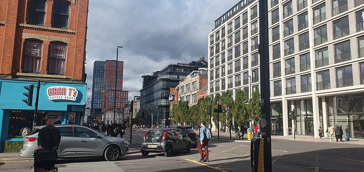 Manchester'ın Northern Quarter semtinde Newton Street köşesi