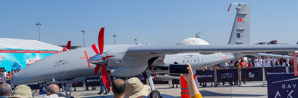 Bayraktar Akıncı insansız hava aracının yerde duran bir örneği