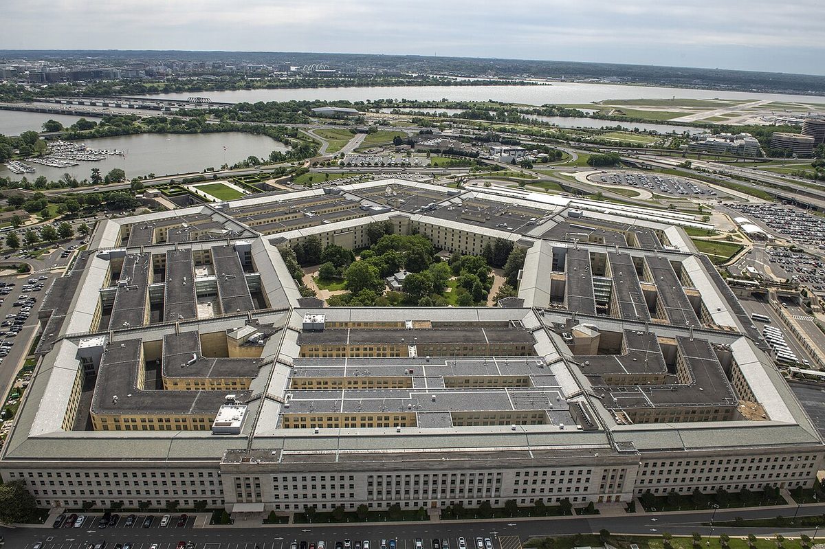 Pentagon binasının havadan görünümü